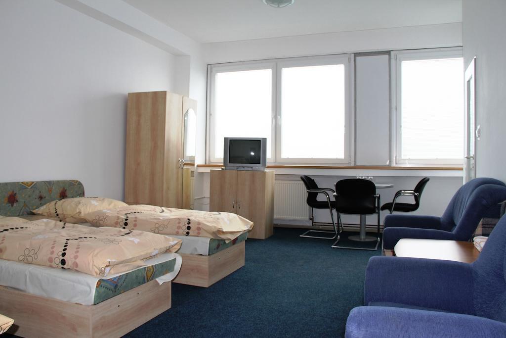 Hotel Dom techniky Žilina Zimmer foto